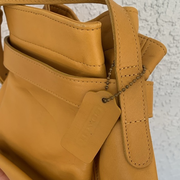 COACH vintage Elegant yellow/brown  Leather Shoulder/Crossbody bucket bag - Picture 4 of 13